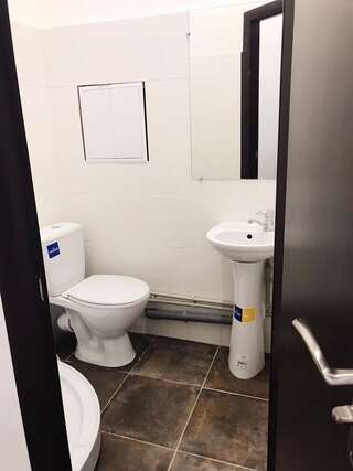 Хостелы MK Hostel Николаев Двухместный номер с 1 кроватью и собственной ванной комнатой-4